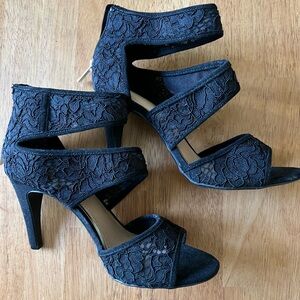 Kelly & Katie Amari Sandal ~ Size 8